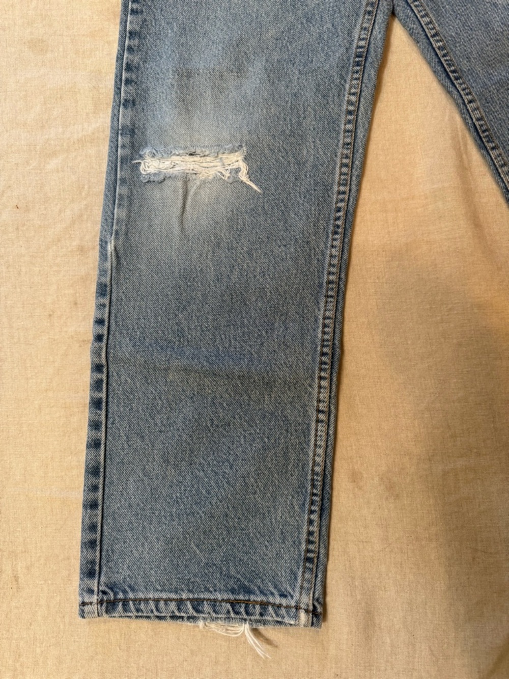 Y2K Vintage Levi’s Orange Tab 560 | Taper Leg Size 27 Distressed Medium Wash - Picture 2 of 8